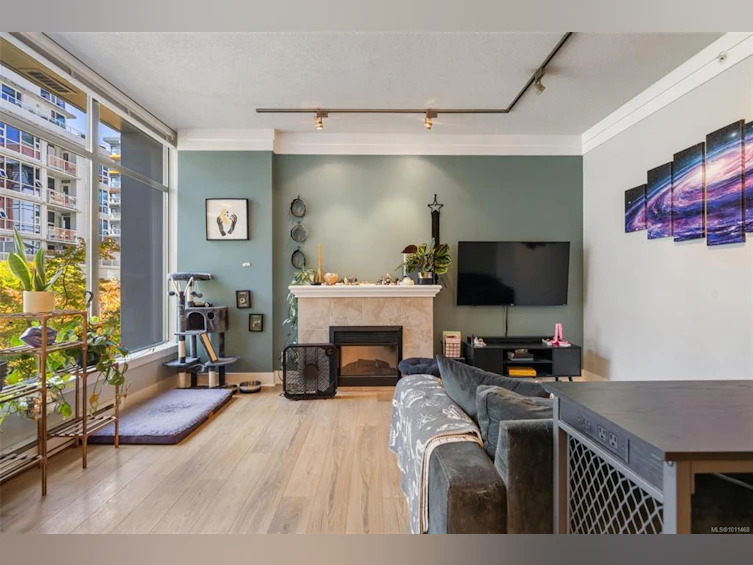 210-845 Yates Street, Victoria, BC, V3W 4A3 - 10