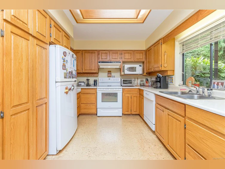 1113 Stymie Close, Qualicum Beach, BC, V9K 1E4 - 5