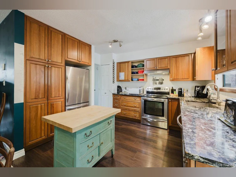 1616 Agnew Avenue, Saanich, BC, V8N 5M6 - 5