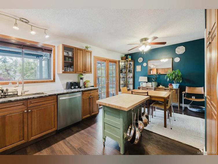 1616 Agnew Avenue, Saanich, BC, V8N 5M6 - 6