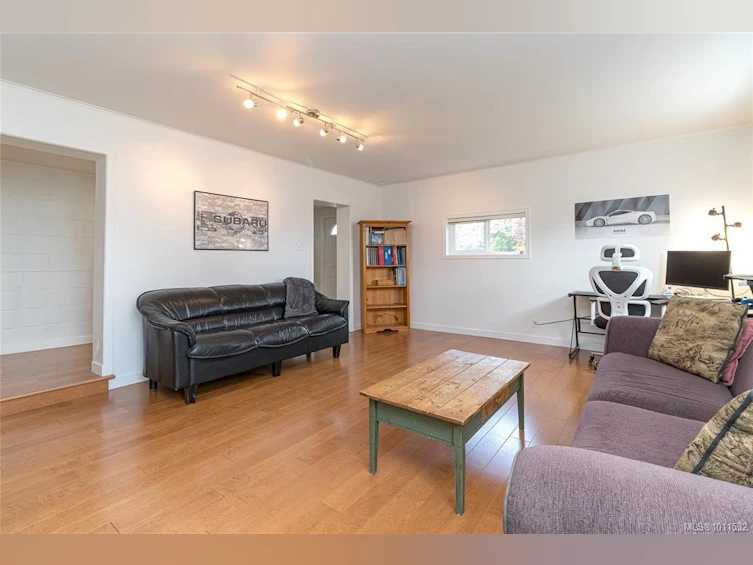 4228 Westervelt Place, Saanich, BC, V8X 4W5 - 22