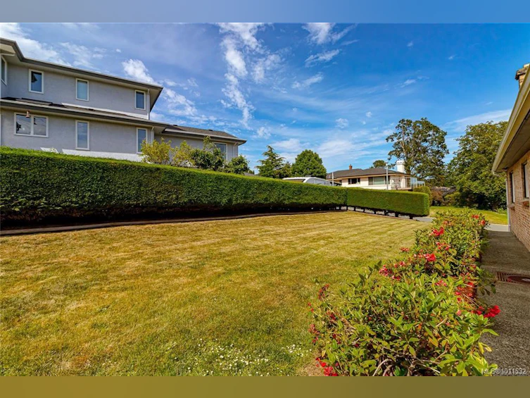 4228 Westervelt Place, Saanich, BC, V8X 4W5 - 33