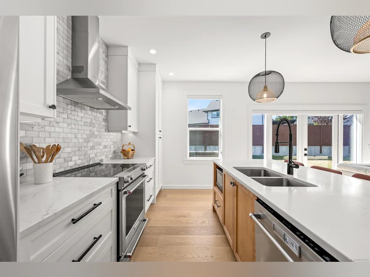 3385 Marygrove Drive, Courtenay, BC, V9N 0E7 - 8