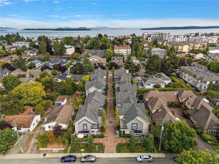 13-9889 Seventh Street, Sidney, BC, V8L 2V8 - 13