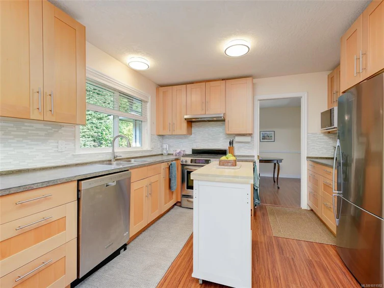 4958 Wesley Road, Saanich, BC, V8Y 1Y9 - 6