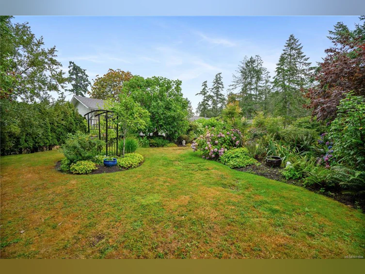 714 Bradley Dyne Road, North Saanich, BC, V8L 5G9 - 58