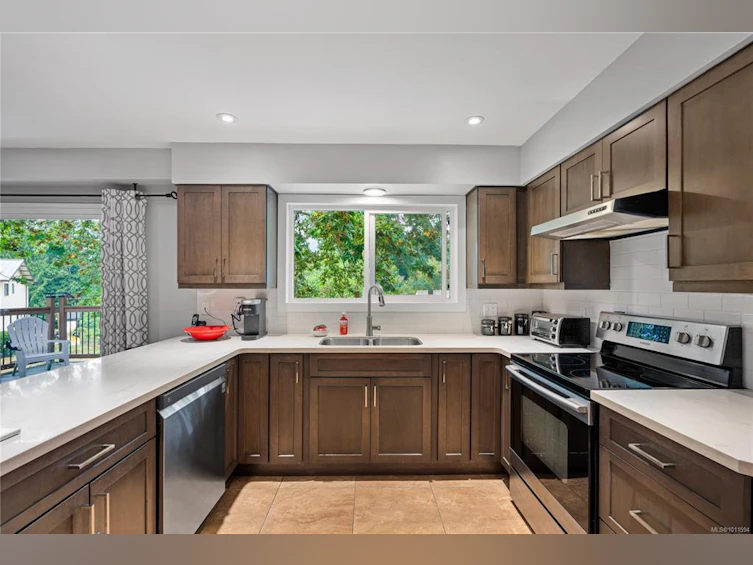 714 Bradley Dyne Road, North Saanich, BC, V8L 5G9 - 18