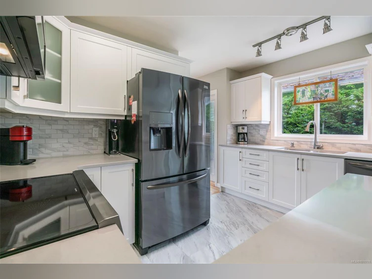 659 Windward Way, Qualicum Beach, BC, V9K 2K4 - 17