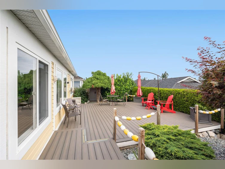 659 Windward Way, Qualicum Beach, BC, V9K 2K4 - 8