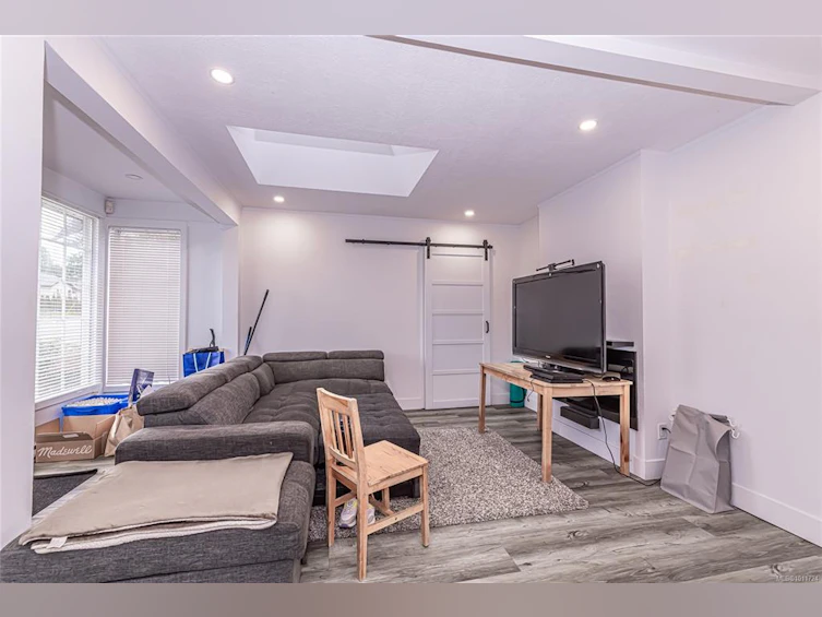 981 Tattersall Drive, Saanich, BC, V8X 2X1 - 4