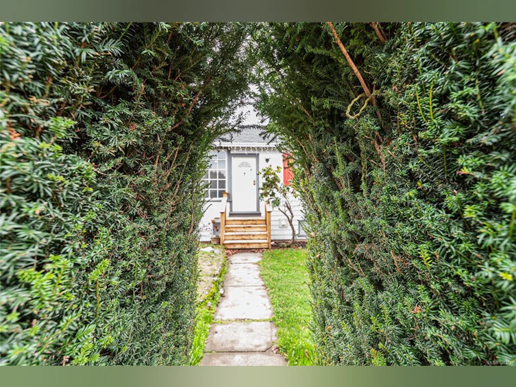 981 Tattersall Drive, Saanich, BC, V8X 2X1 - 35