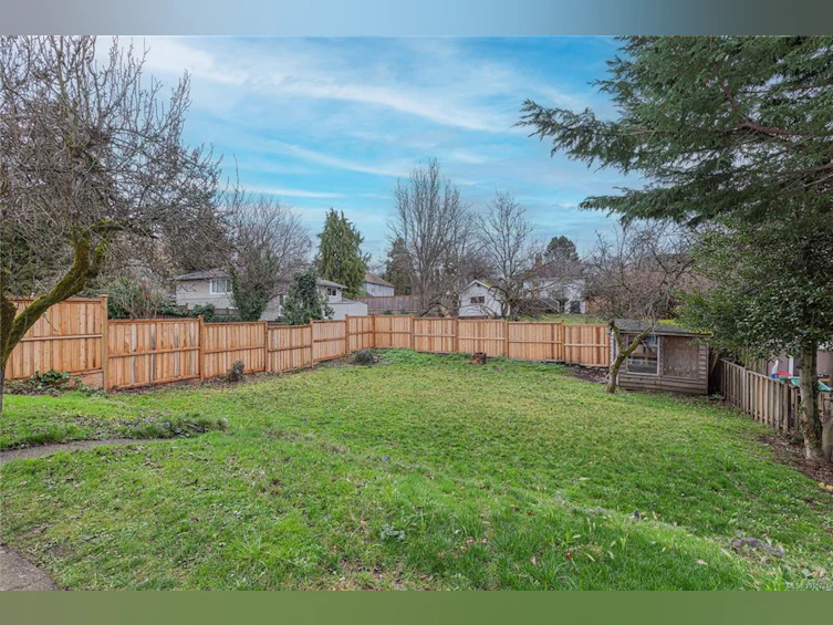 981 Tattersall Drive, Saanich, BC, V8X 2X1 - 27