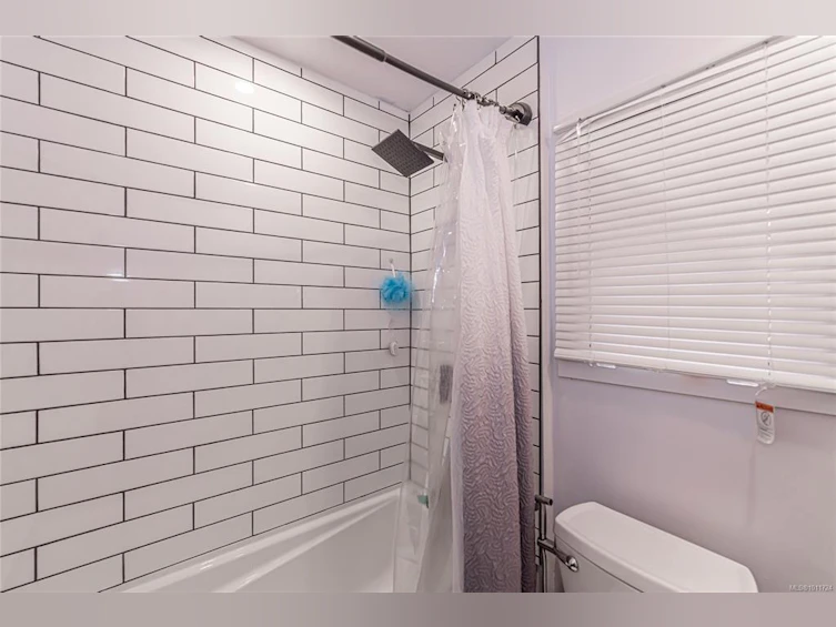981 Tattersall Drive, Saanich, BC, V8X 2X1 - 15