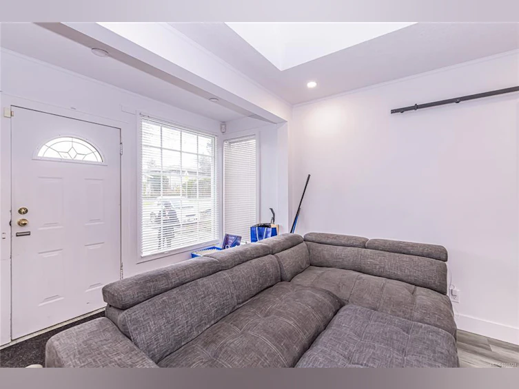 981 Tattersall Drive, Saanich, BC, V8X 2X1 - 6