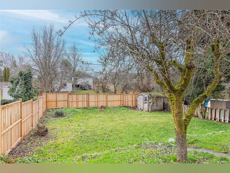 981 Tattersall Drive, Saanich, BC, V8X 2X1 - 31