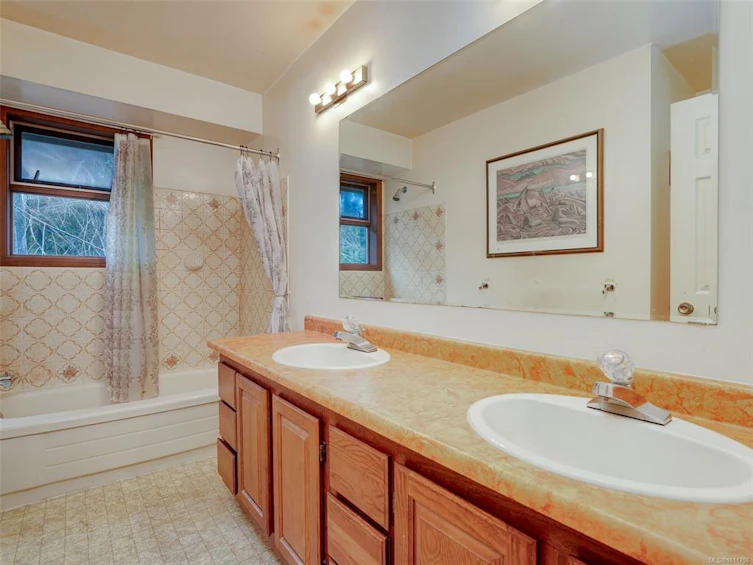 2565 Annabern Crescent, Saanich, BC, V8N 5E9 - 24