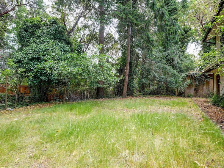 2565 Annabern Crescent, Saanich, BC, V8N 5E9 - 27