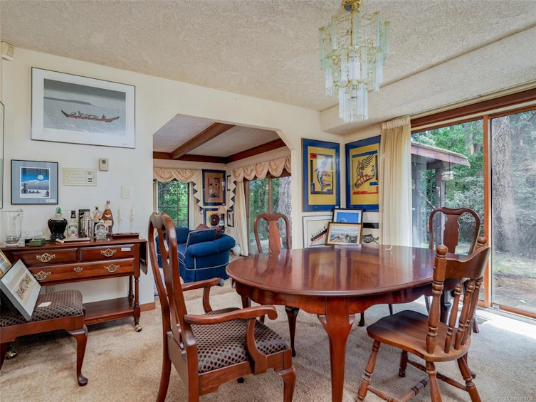 2565 Annabern Crescent, Saanich, BC, V8N 5E9 - 10