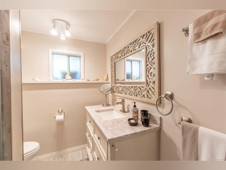 7692 Tozer Road, Fanny Bay, BC, V0R 1W0 - 37