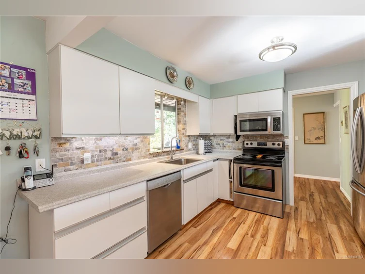 7692 Tozer Road, Fanny Bay, BC, V0R 1W0 - 15
