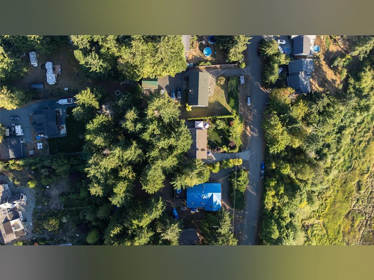 7692 Tozer Road, Fanny Bay, BC, V0R 1W0 - 11