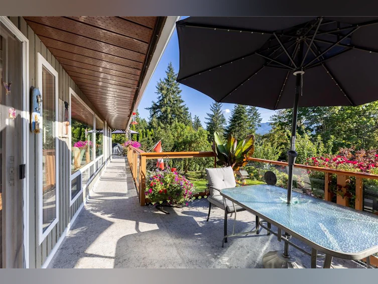 7692 Tozer Road, Fanny Bay, BC, V0R 1W0 - 44