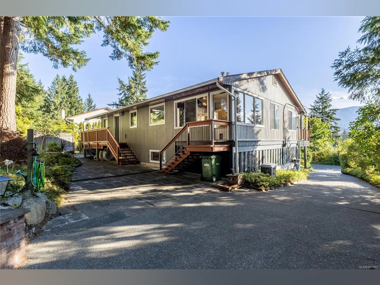 7692 Tozer Road, Fanny Bay, BC, V0R 1W0 - 3