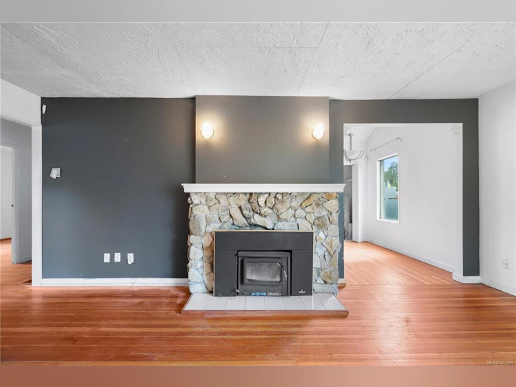2553 Empire Street, Victoria, BC, V8T 3M5 - 5
