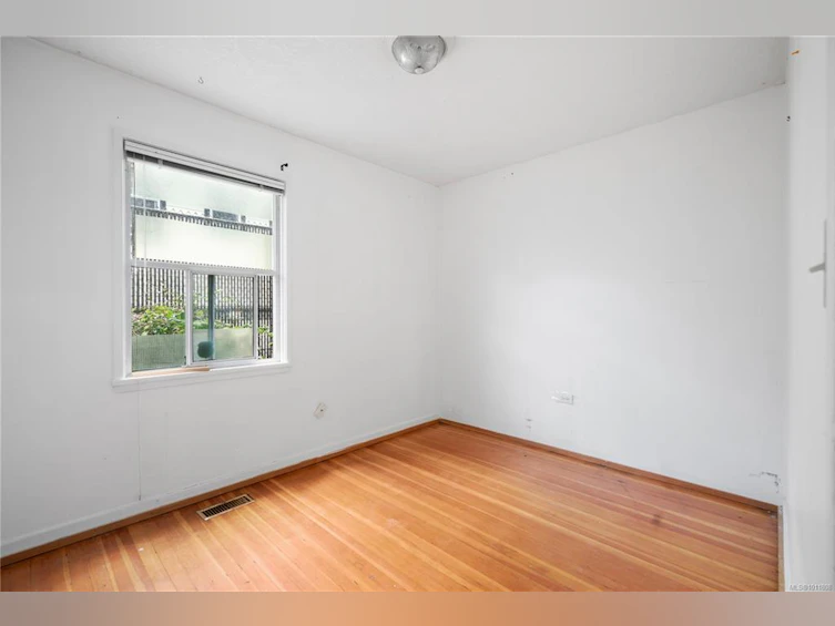 2553 Empire Street, Victoria, BC, V8T 3M5 - 16