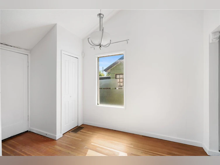 2553 Empire Street, Victoria, BC, V8T 3M5 - 9