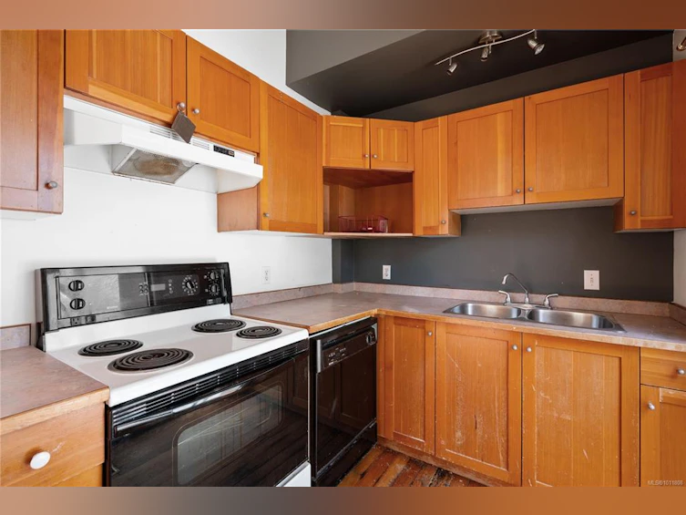 2553 Empire Street, Victoria, BC, V8T 3M5 - 8