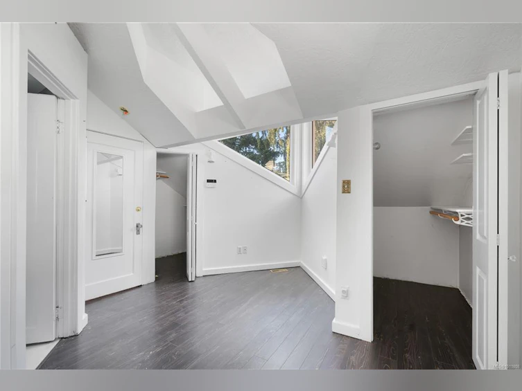 2553 Empire Street, Victoria, BC, V8T 3M5 - 10