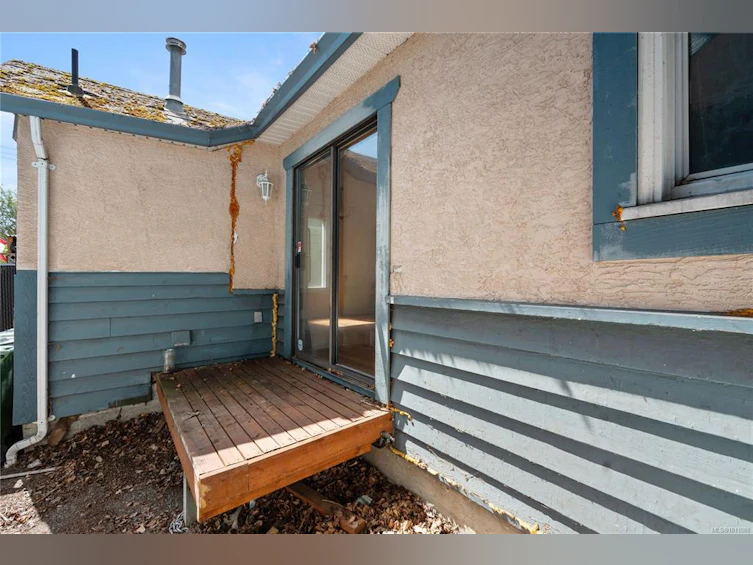 2553 Empire Street, Victoria, BC, V8T 3M5 - 21