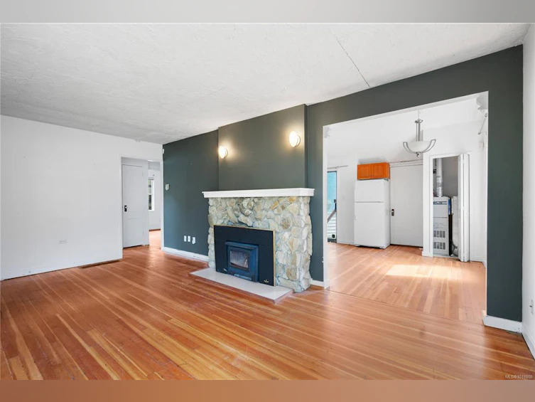 2553 Empire Street, Victoria, BC, V8T 3M5 - 3