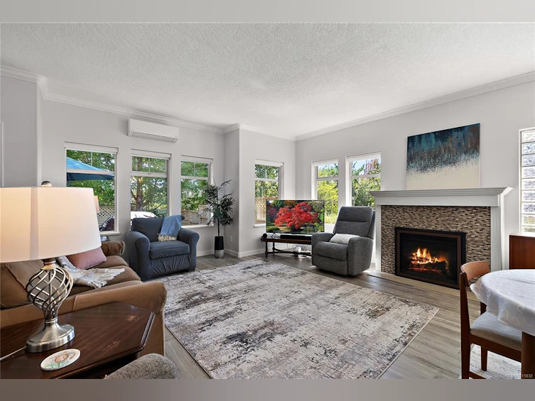 115-1110 Willow Street, Saanich, BC, V8X 3K2