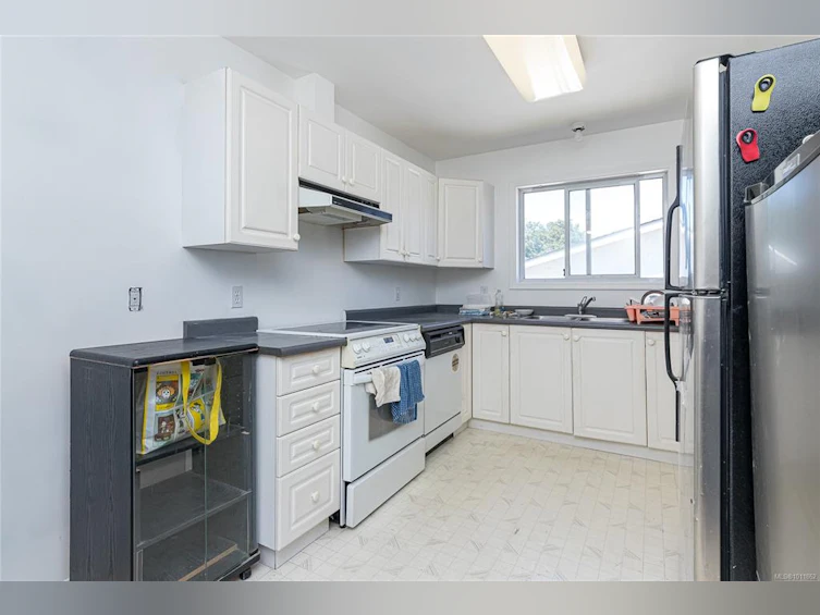 2916 Scott Street, Victoria, BC, V8R 4J6 - 8