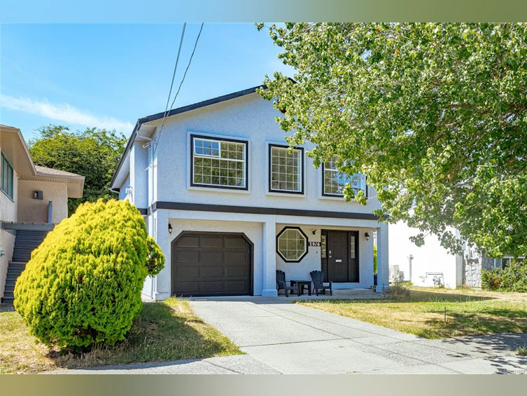 2916 Scott Street, Victoria, BC, V8R 4J6