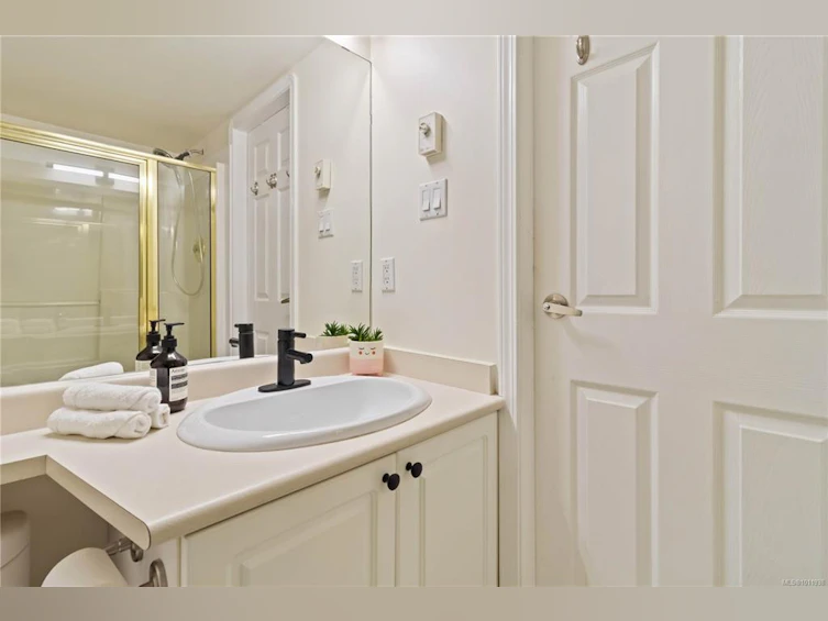 404-545 Manchester Road, Victoria, BC, V8T 5H6 - 23