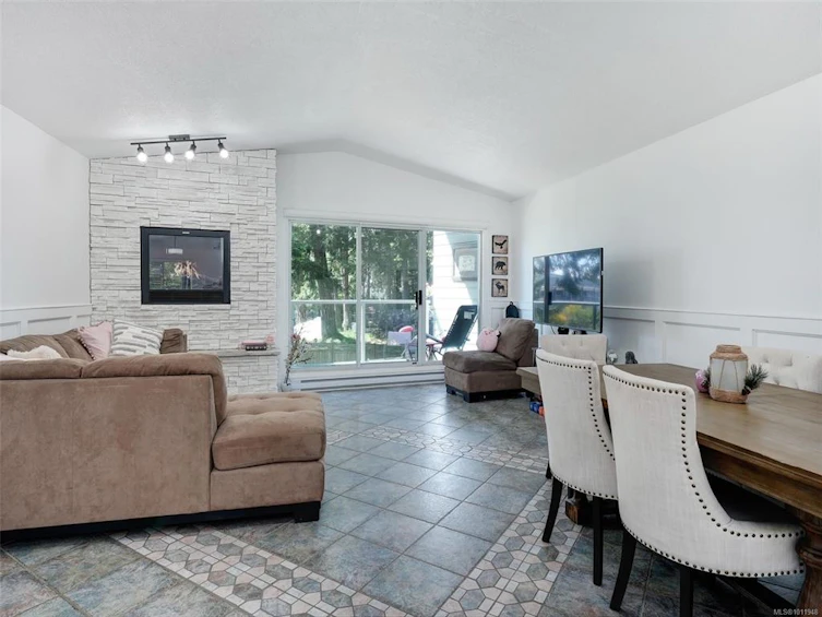 5-6110 Seabroom Road, Sooke, BC, V9Z 0B8 - 6