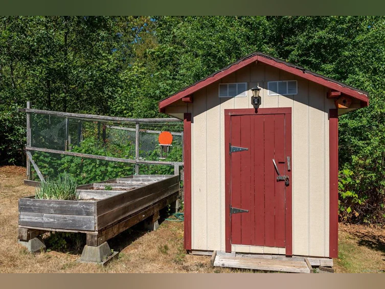 6593 Country Road, Union Bay, BC, V0W 1W0 - 20