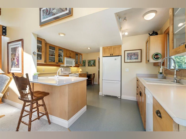 5932 West Saanich Road, Saanich, BC, V9E 2G4 - 12