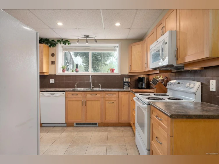 1777 Cecil Street, Crofton, BC, V0E 1R0 - 28