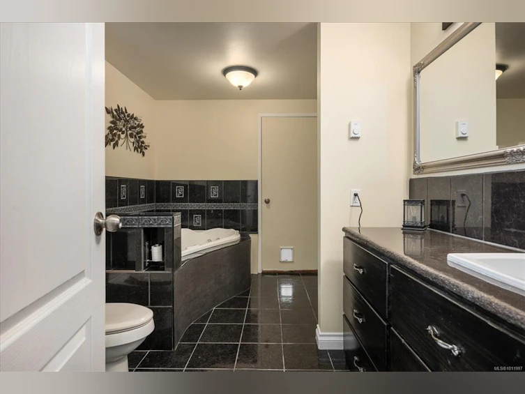 1777 Cecil Street, Crofton, BC, V0E 1R0 - 18