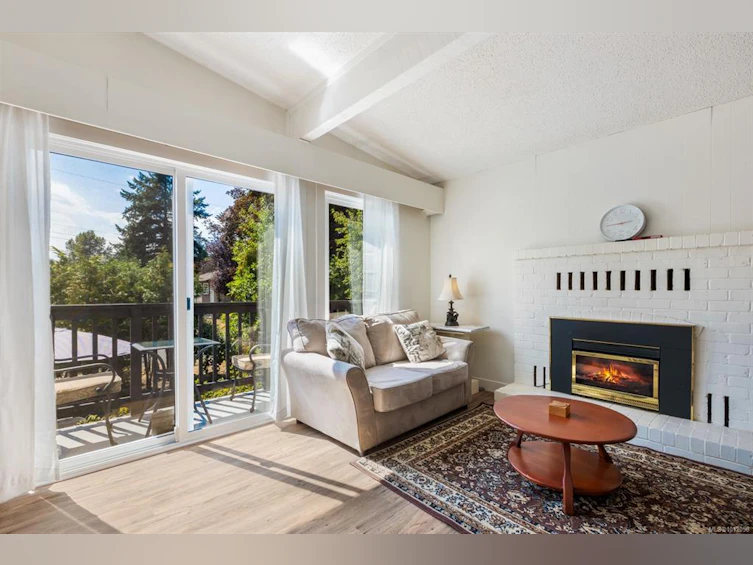 220 Urquhart Avenue, Courtenay, BC, V9N 3K1 - 5