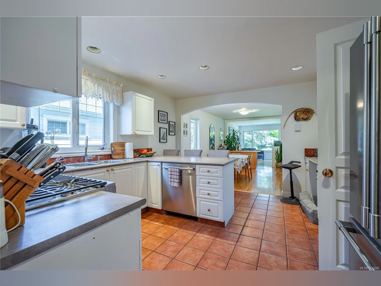 485 Head Street, Esquimalt, BC, V9A 5S1 - 11
