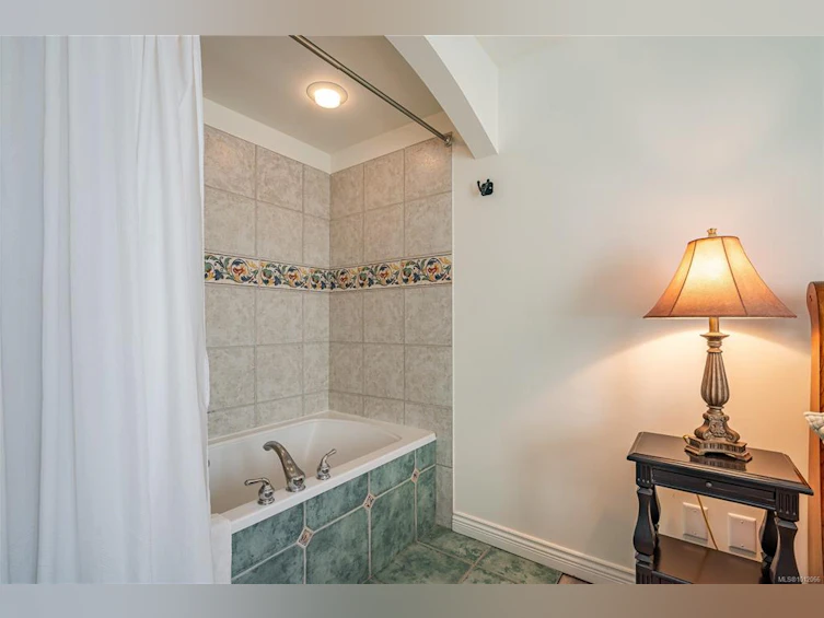 485 Head Street, Esquimalt, BC, V9A 5S1 - 23