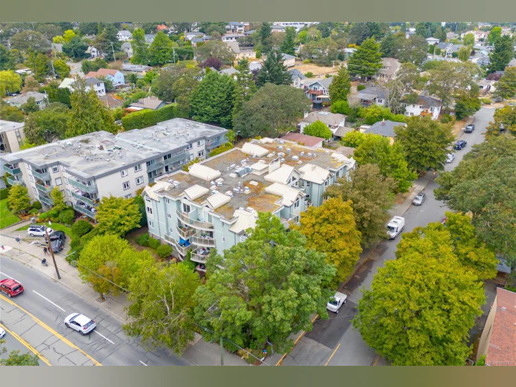 403-2710 Grosvenor Road, Victoria, BC, V8T 3M6 - 3