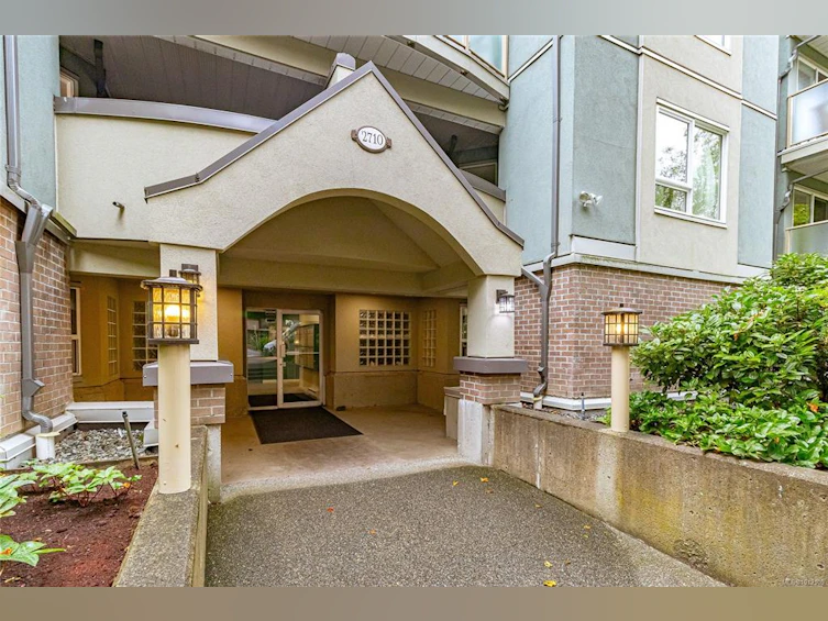 403-2710 Grosvenor Road, Victoria, BC, V8T 3M6 - 10