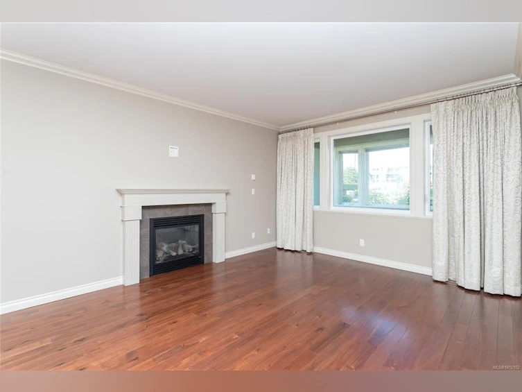 2435 Orchard Avenue, Sidney, BC, V8L 1V3 - 3
