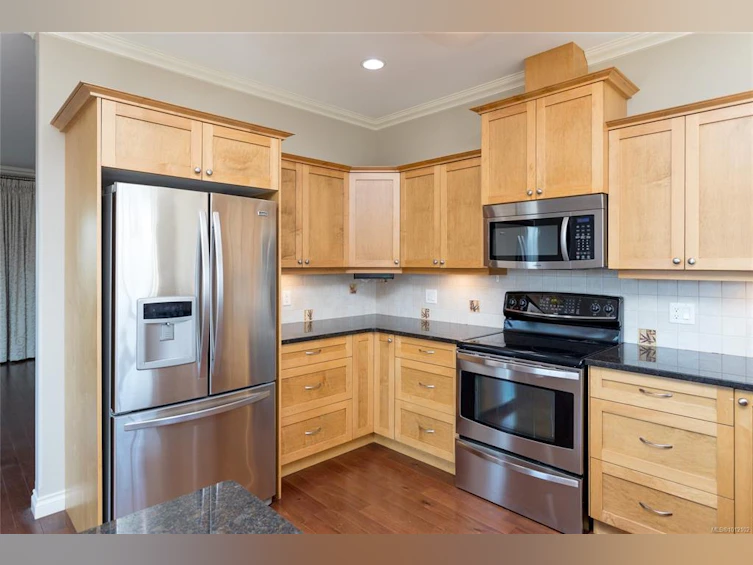 2435 Orchard Avenue, Sidney, BC, V8L 1V3 - 5